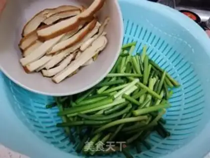 Make Garlic fried tofu step 1