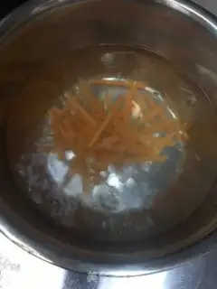 Make Black pepper beef pasta step 4
