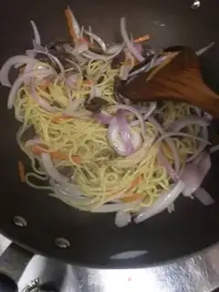 Make Black pepper beef pasta step 11