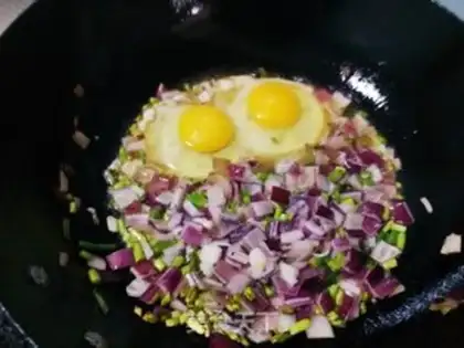 Make Eggsauce fried rice step 6