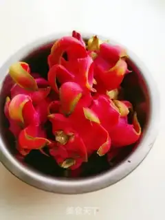 Make Boiled eggs with flamingos step 0