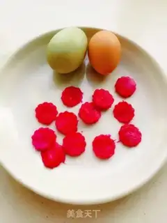 Make Boiled eggs with flamingos step 2