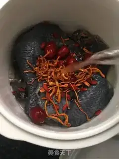 Make Worm and grass-cooked chicken step 4