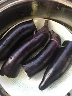 Make Garlic hand tore eggplant step 0