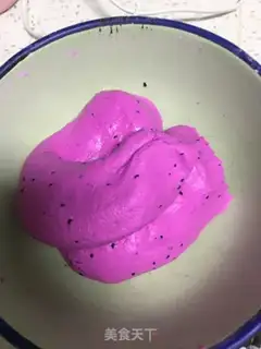 Make Pyramid rice rolls step 2