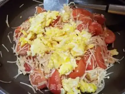 Make Golden mushroom eggs, fried tomatoes step 5