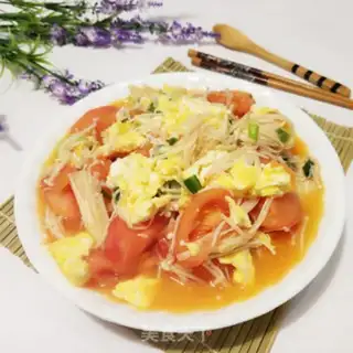 Make Golden mushroom eggs, fried tomatoes step 7