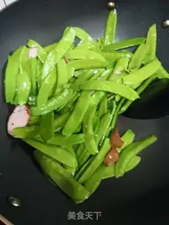 Make Sausage fried Dutch beans step 0