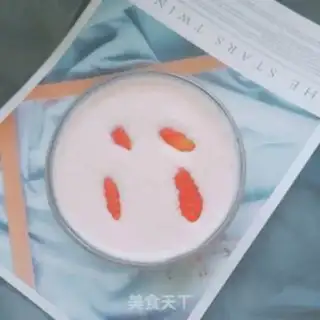Make Strawberry shake step 4
