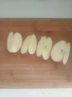 Make Seven petals of a fruit plate step 1
