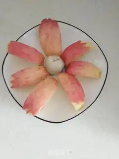 Make Seven petals of a fruit plate step 7