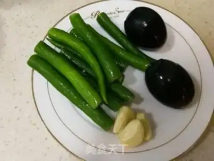 Make Pyramid eggs step 1