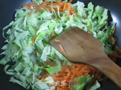 Make Carrot, cabbage, fried eggs step 2