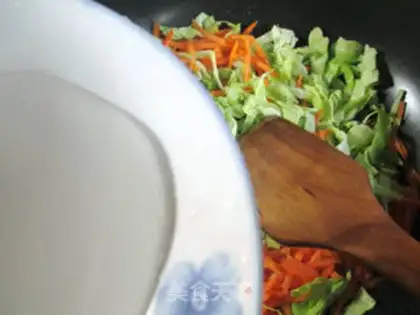 Make Carrot, cabbage, fried eggs step 3