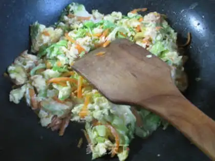 Make Carrot, cabbage, fried eggs step 9