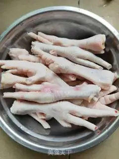 Make Hot beer chicken claws step 1