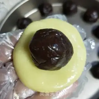 Make Red bean pie step 8