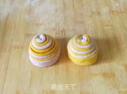 Make Creative double-coloured buns step 11