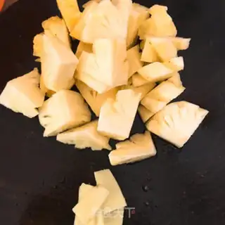 Make Pineapple duck step 1