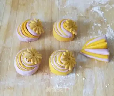 Make Creative double-coloured buns step 12