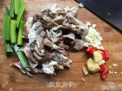 Make Dutch beans and pig sausages step 2