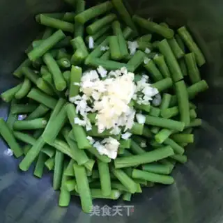 Make Garlic beans step 2