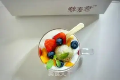 Make A quinoa yogurt fruit cup step 12
