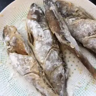 Make Burn the six-line fish step 6