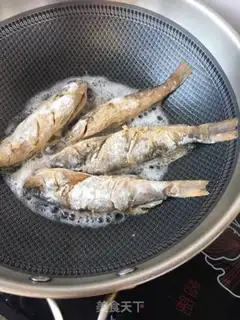 Make Burn the six-line fish step 8