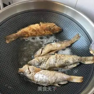 Make Burn the six-line fish step 9
