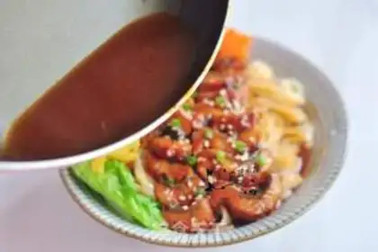 Make Eel noodles step 8
