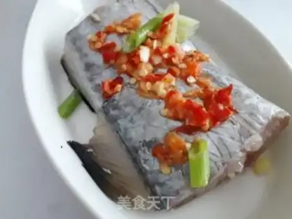 Make Pepper chopping steamed fish step 2