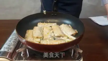 Make Jell-O fish step 4
