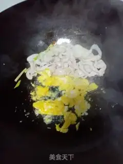 Make Egg-swipe noodles step 2