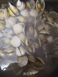 Make Cracking eggs step 0