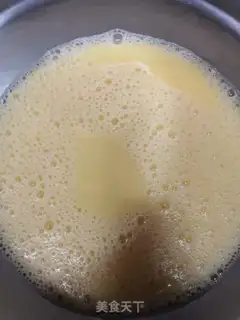 Make Cracking eggs step 1