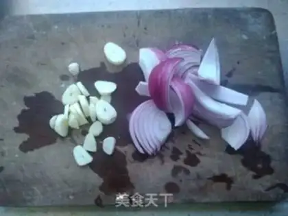 Make Garlic sashimi step 1