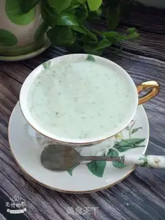 Make A cucumber banana shake step 5