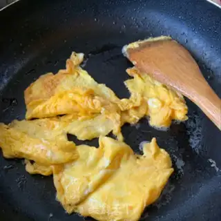 Make Tomato egg soup step 0