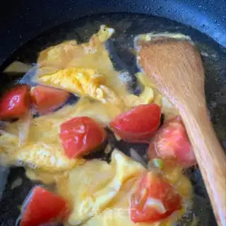 Make Tomato egg soup step 1