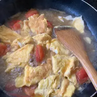 Make Tomato egg soup step 2