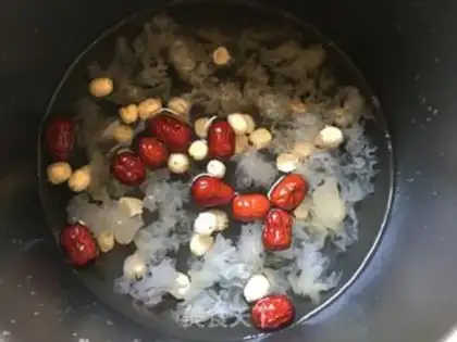 Make Silver Ear Lotus soup step 5