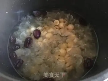 Make Silver Ear Lotus soup step 7