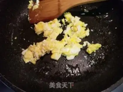 Make Lunch, egg, fried rice step 3