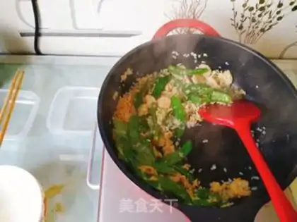 Make Shrimp fried taro rice step 6