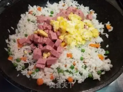 Make Lunch, egg, fried rice step 6