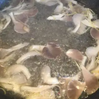 Make Beef mushroom soup step 4