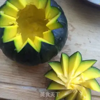 Make Pumpkin steamed eggs step 1