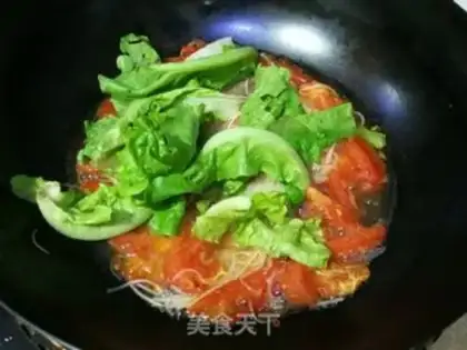 Make Tomato noodle soup step 4