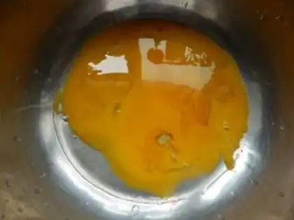 Make Little yolk cookies step 0